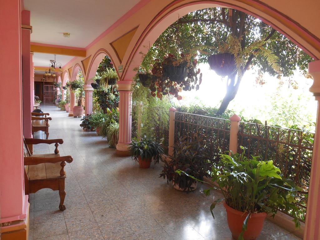 Hotel El Chaparral Panajachel Εξωτερικό φωτογραφία