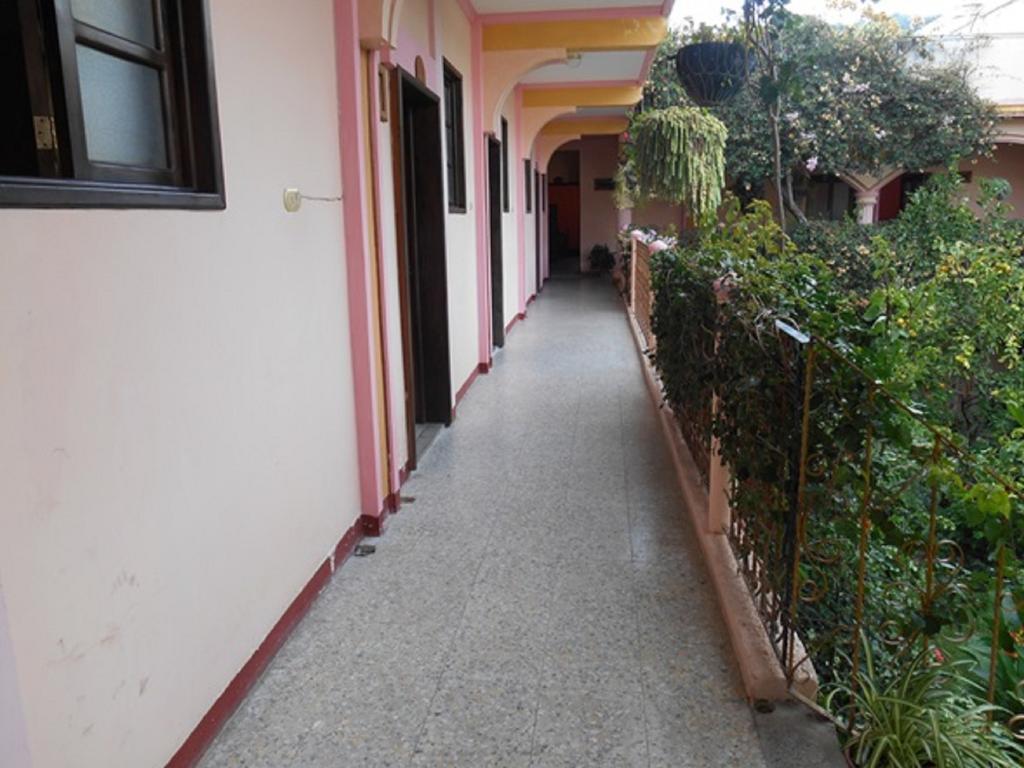 Hotel El Chaparral Panajachel Εξωτερικό φωτογραφία