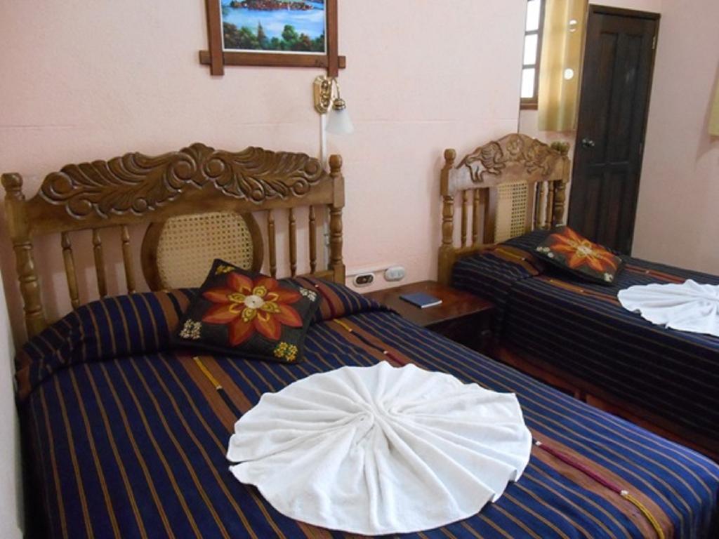 Hotel El Chaparral Panajachel Δωμάτιο φωτογραφία